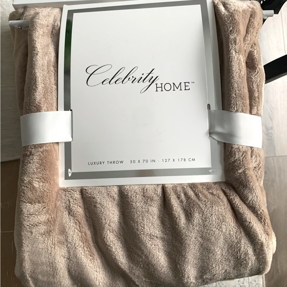 Luxury throw blanket